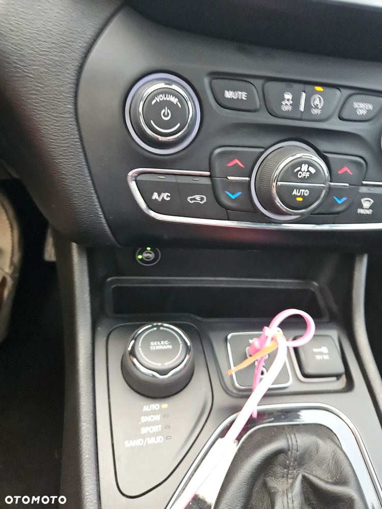 Jeep Cherokee 3.2 V6 Active Drive I Limited - 25