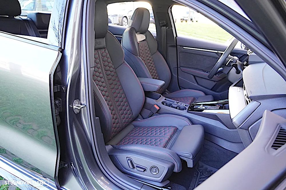 Audi RS3 Limousine 2.5 TFSI quattro S tronic - 27