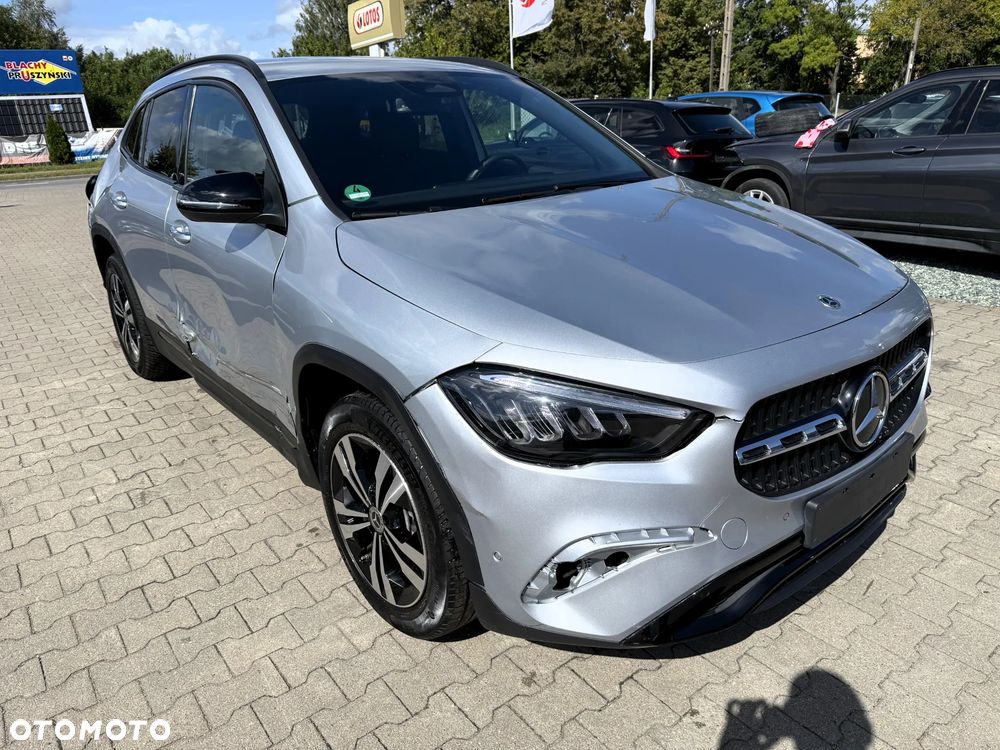 Mercedes-Benz GLA 220 4Matic 8G-DCT Special Edition - 5