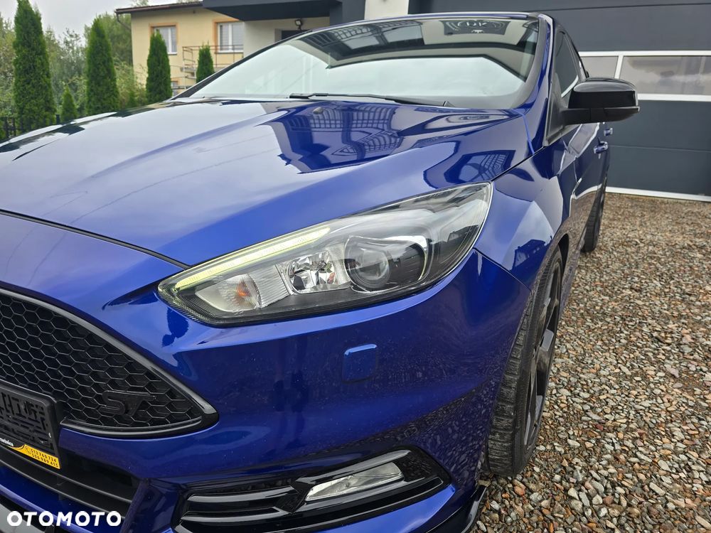 Ford Focus 2.0 EcoBoost ST mit Leder-Sport-Paket - 13