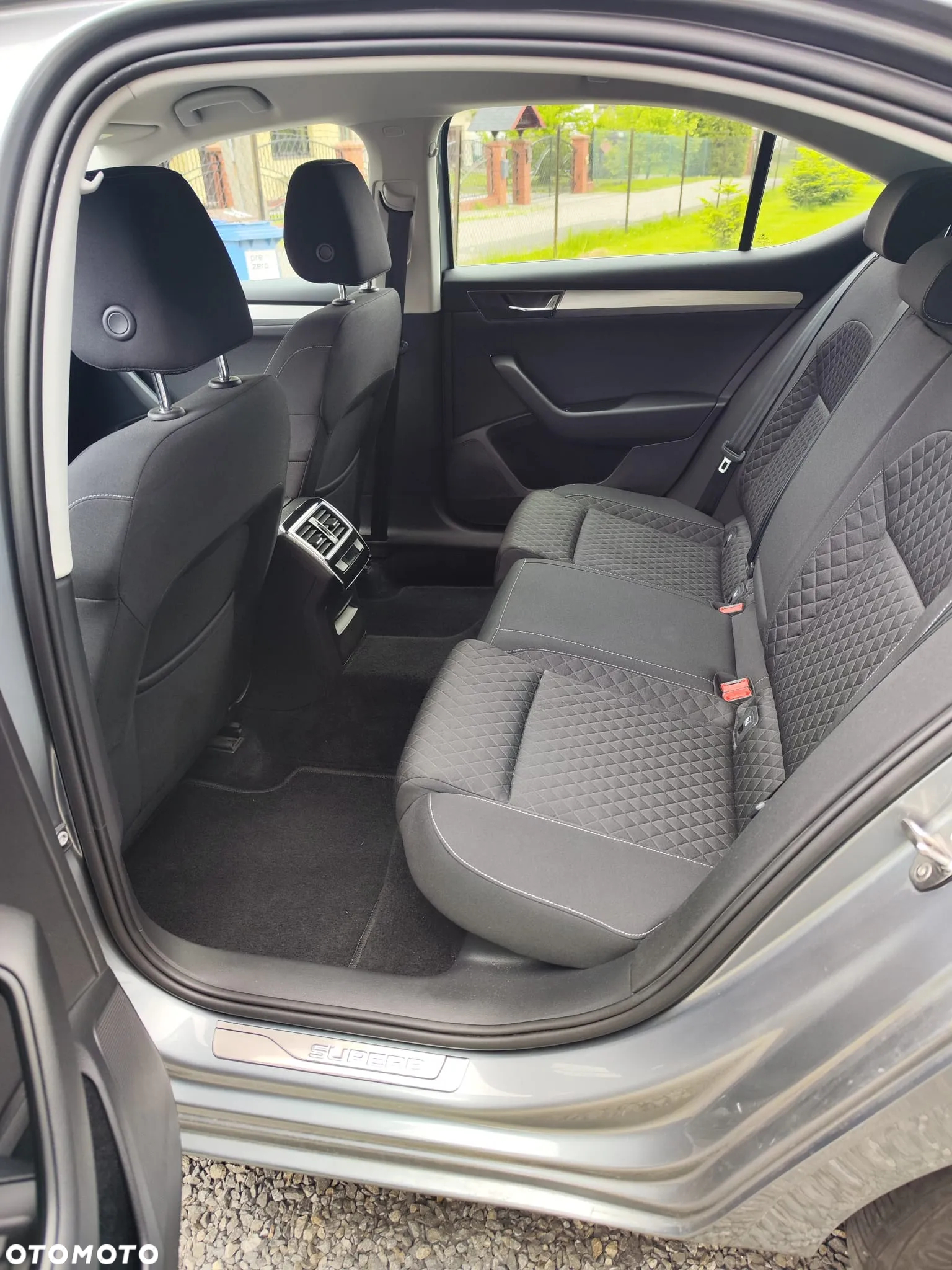 Skoda Superb 2.0 TSI Ambition DSG - 13