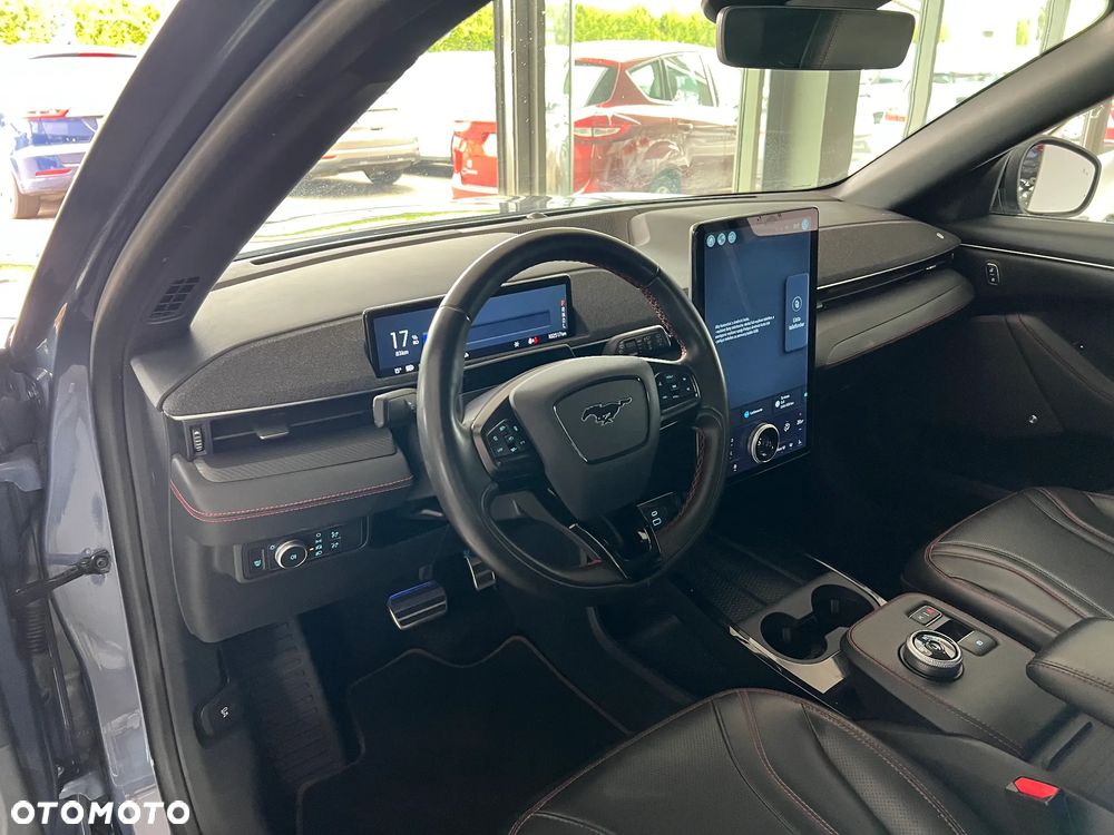 Ford Mustang Mach-E - 23