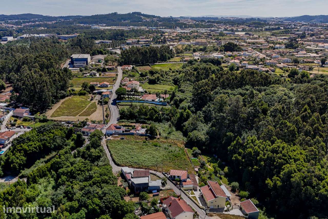 Lote para moradia de gaveto, para venda, Espinho - Anta - Grande imagem: 2/3