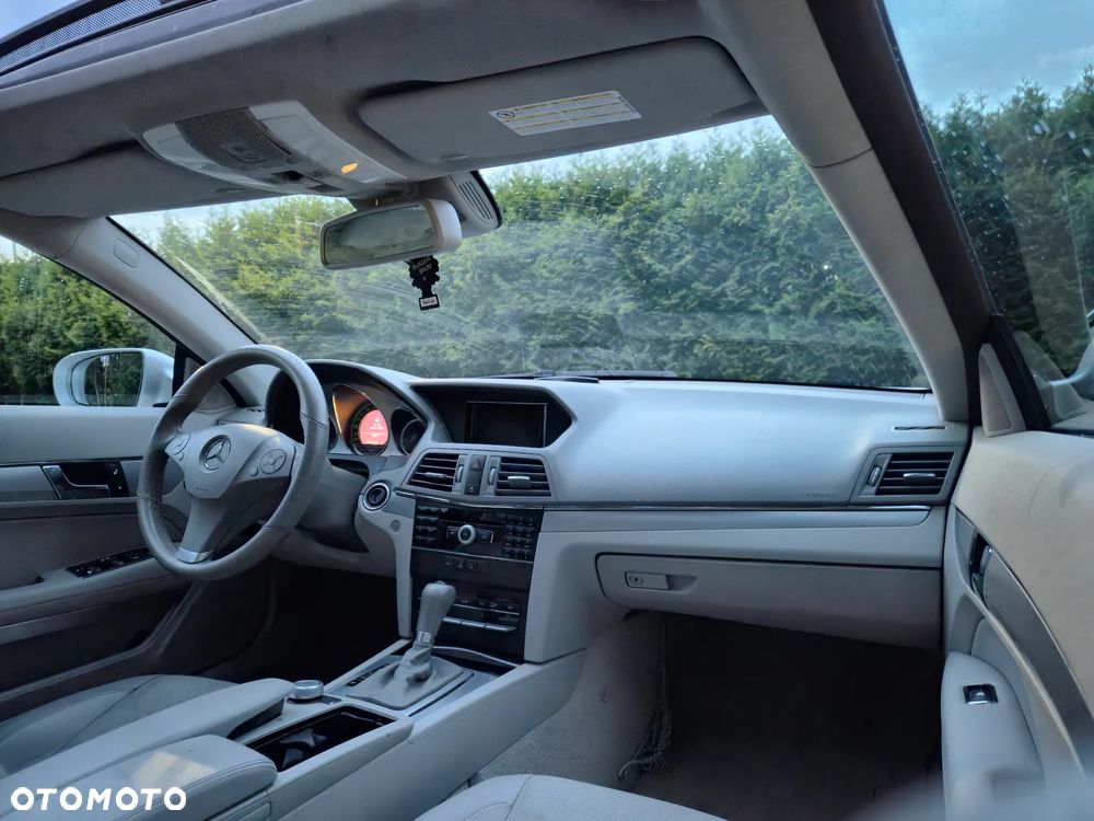 Mercedes-Benz Klasa E 350 CGI BlueEffICIENCY - 33