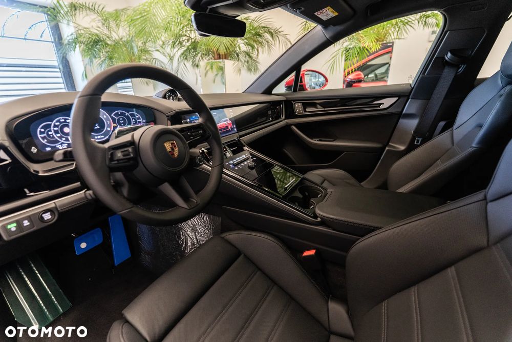 Porsche Panamera 4 - 9