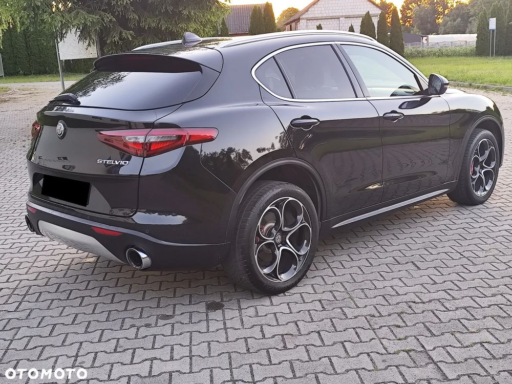 Alfa Romeo Stelvio 2.0 Turbo 16V AT8-Q4 Tributo Italiano - 10