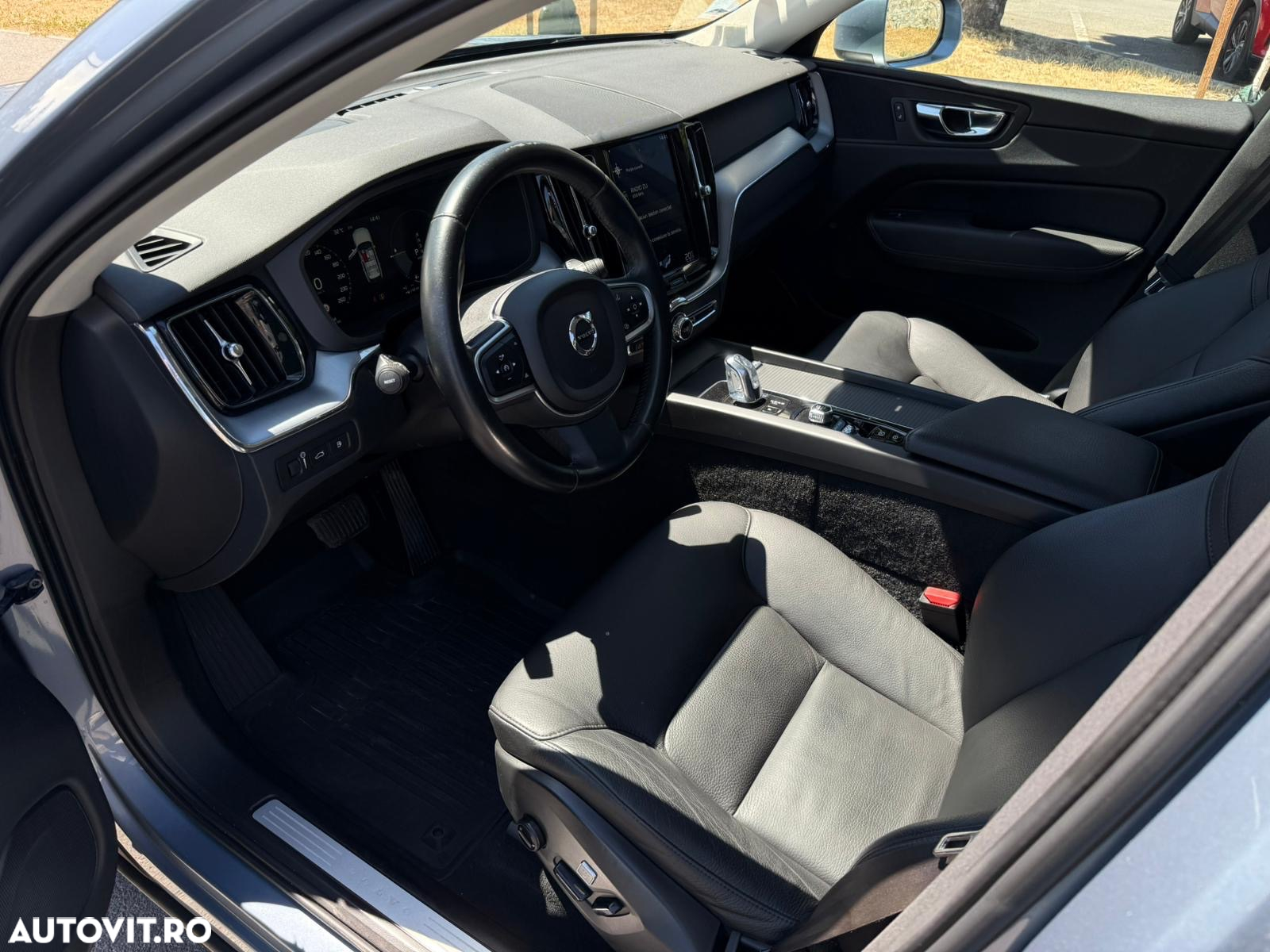 Volvo XC 60 T8 Twin Engine AWD Momentum Pro - 3