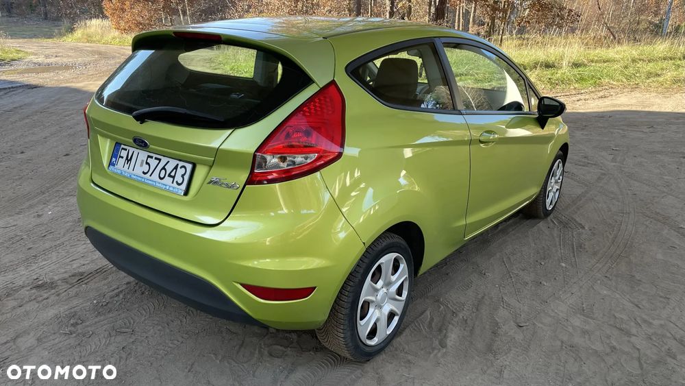 Ford Fiesta 1.25 Ambiente - 2