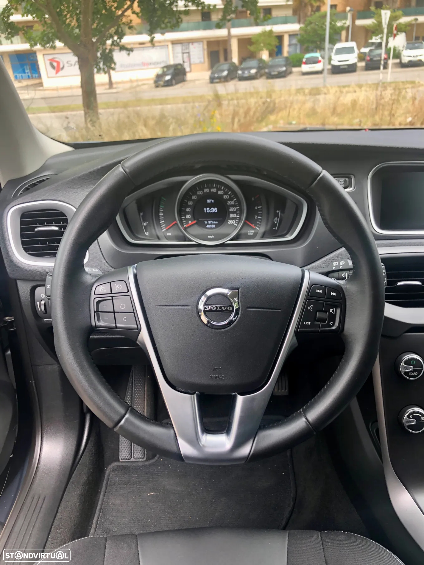 Volvo V40 2.0 D3 Momentum - 6