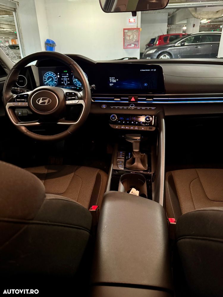 Hyundai Elantra 1.6 l 123 CP CVT Highway - 15