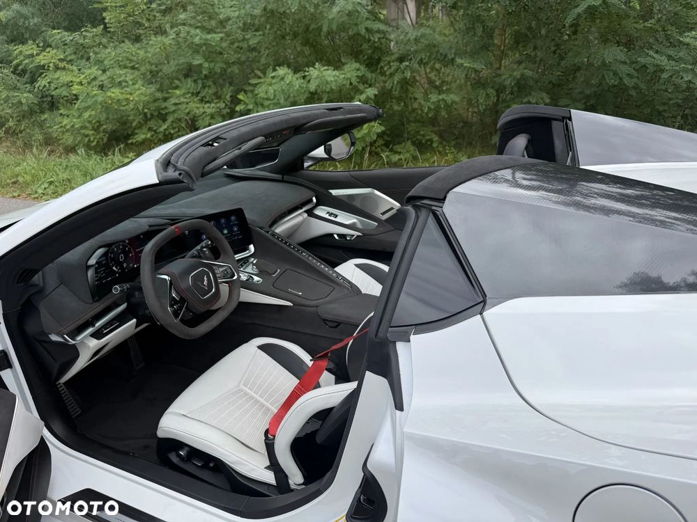 Chevrolet Corvette - 4