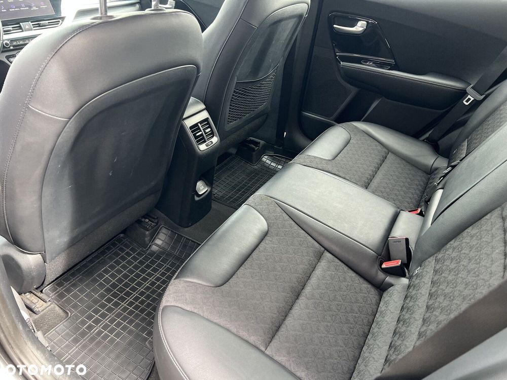 Kia Niro 1.6 GDI Hybrid L Business Line - 26