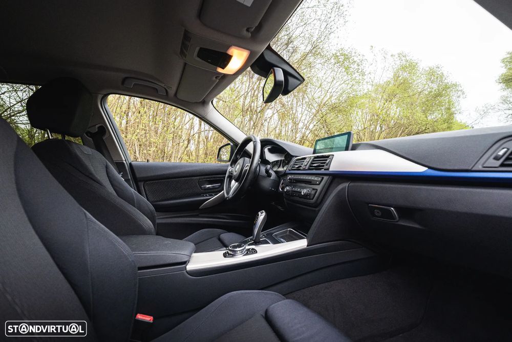 BMW 320 d Navigation Auto - 34