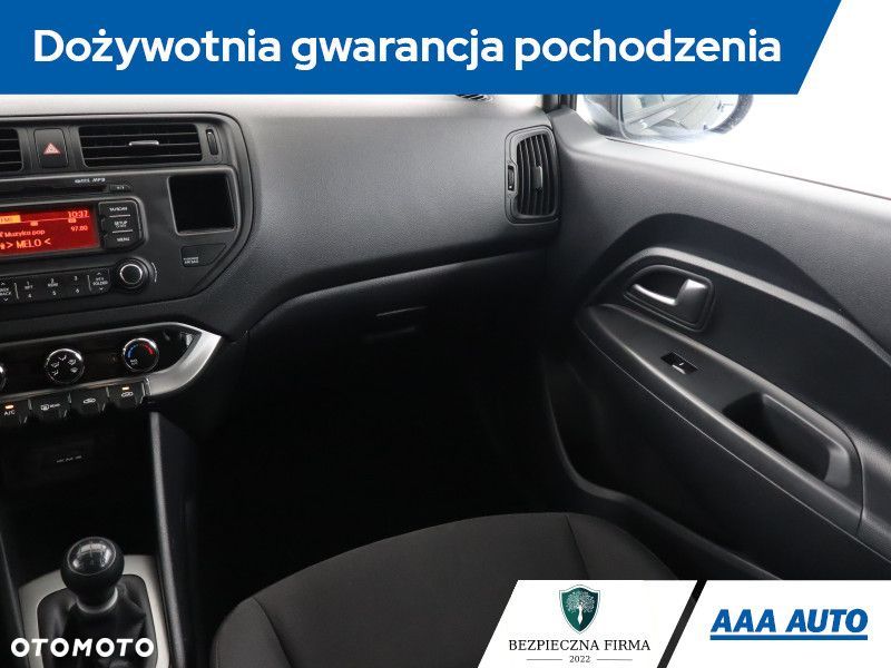 Kia Rio - 10