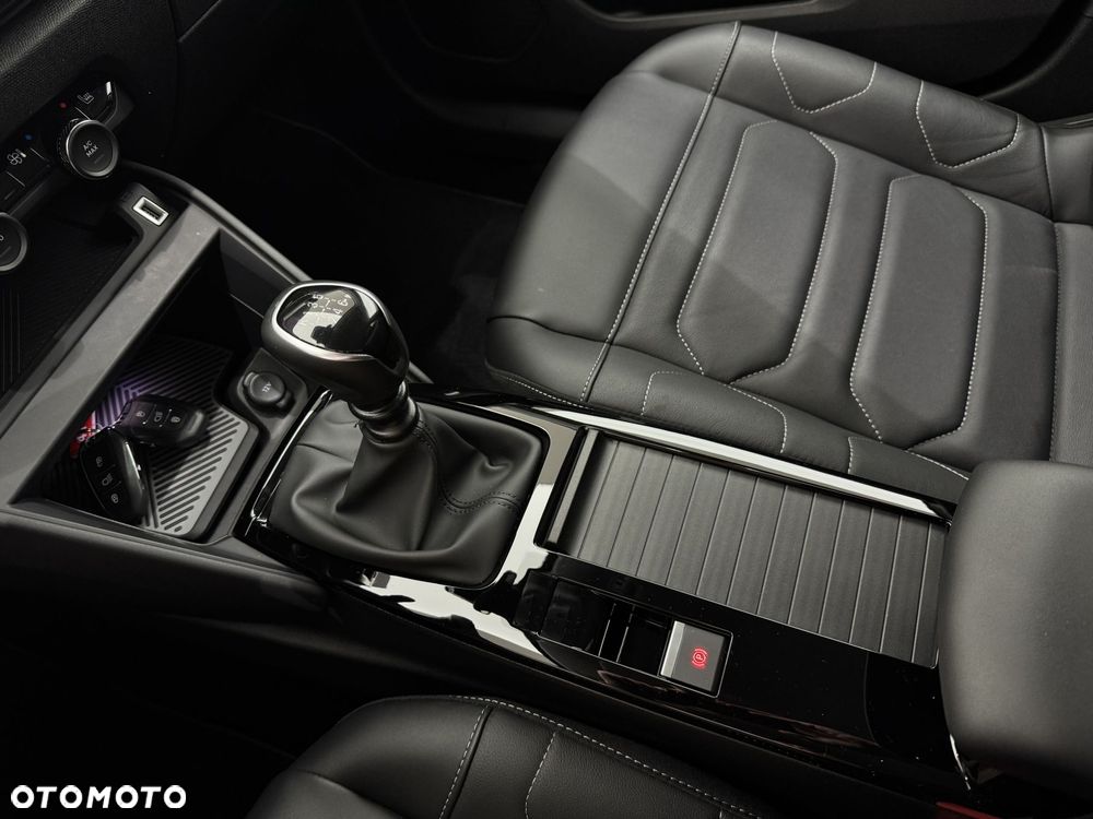 Citroën C4 1.2 PureTech Shine S&S - 26