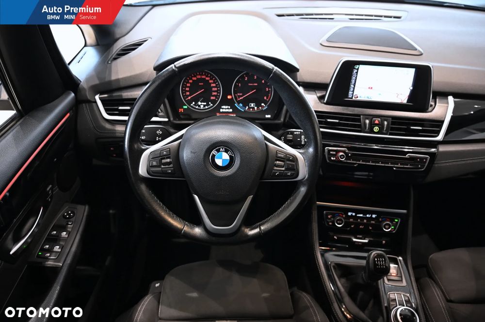 BMW Seria 2 218d - 12