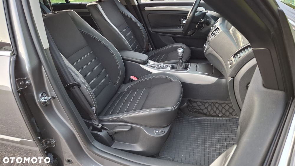Renault Laguna dCi 150 FAP Start-Stop Bose Edition - 15