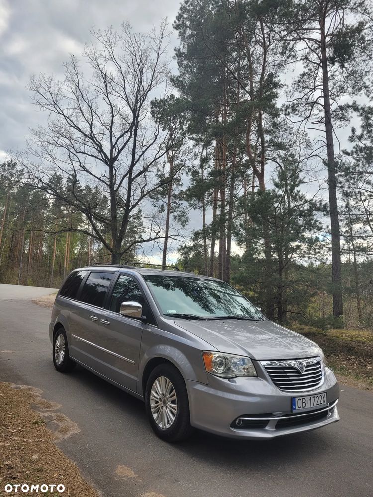 Lancia Voyager - 5