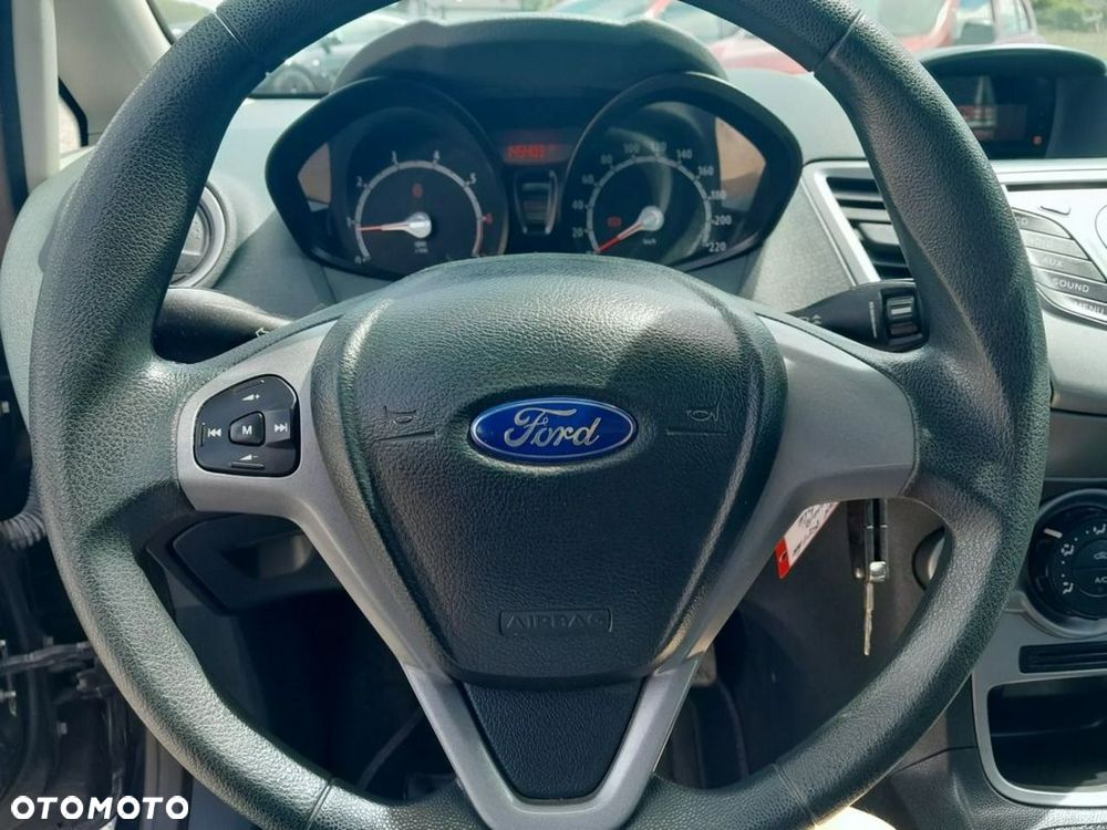 Ford Fiesta - 12