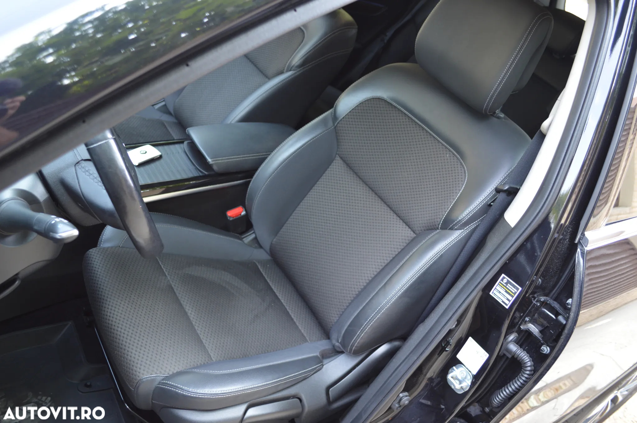 Renault Koleos ENERGY dCi 175 X-tronic 4WD INTENS - 28