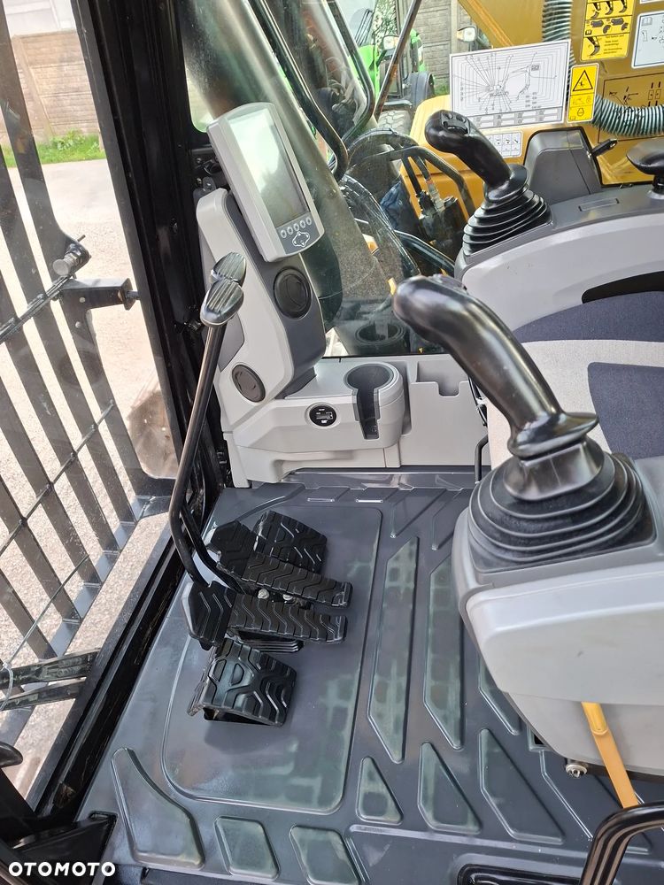 Caterpillar CAT 326 FL - 38