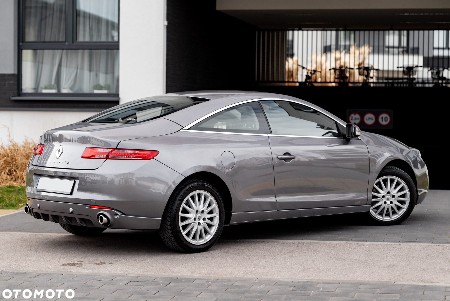 Renault Laguna Coupe V6 dCi 235 FAP GT - 3