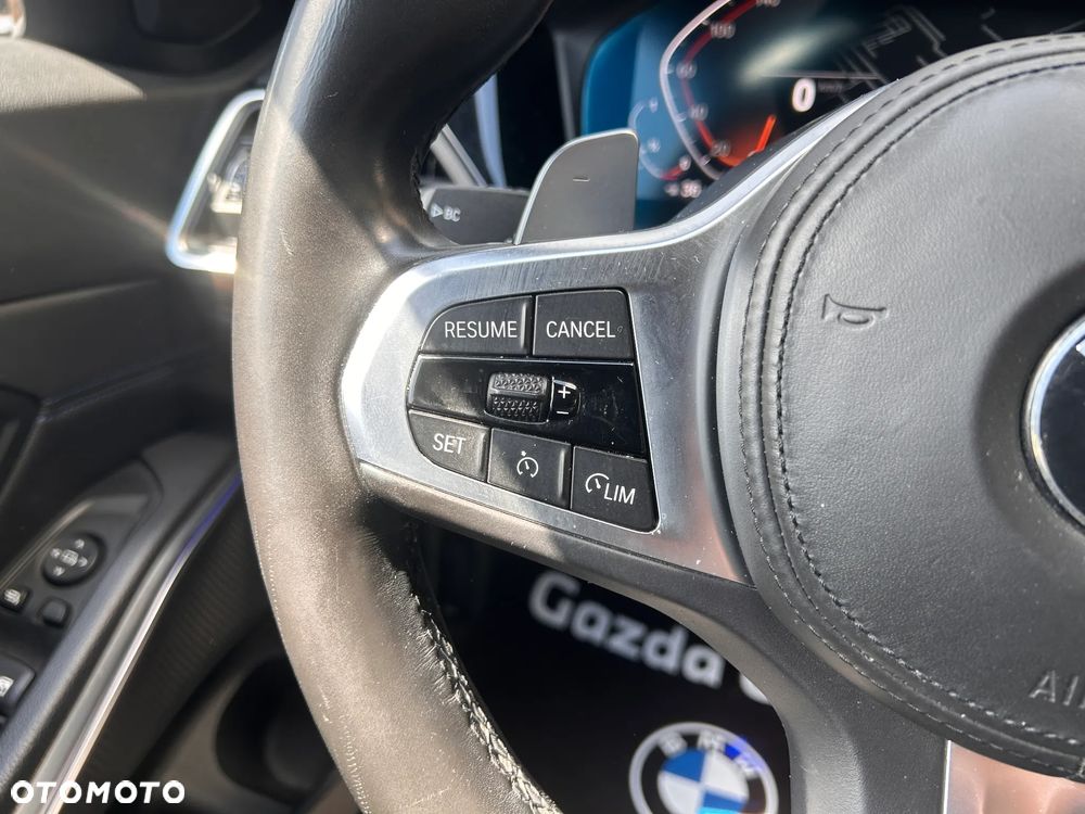 BMW Seria 3 330i xDrive M Sport sport - 23