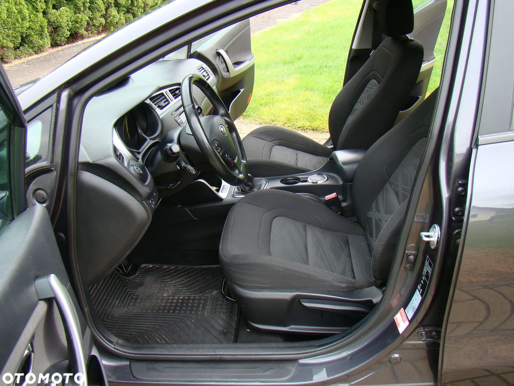 Kia Ceed Cee'd 1.6 GDI L - 25