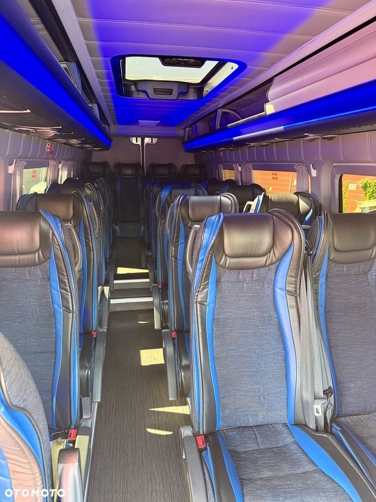 Mercedes-Benz SPRINTER - 11