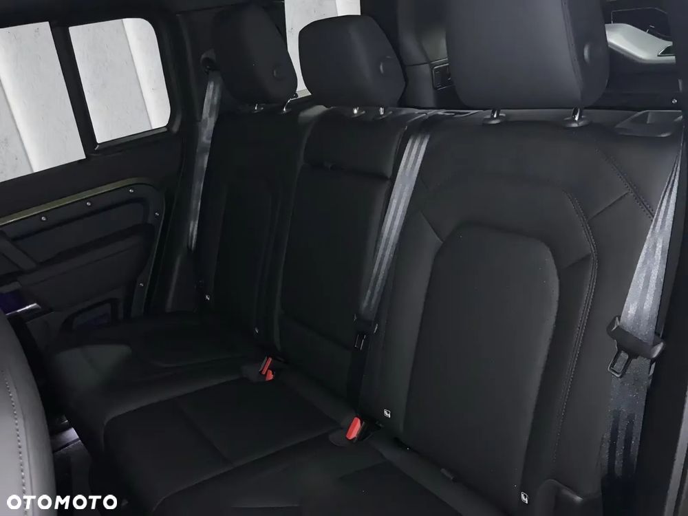 Land Rover Defender 110 D200 X-Dynamic SE - 19