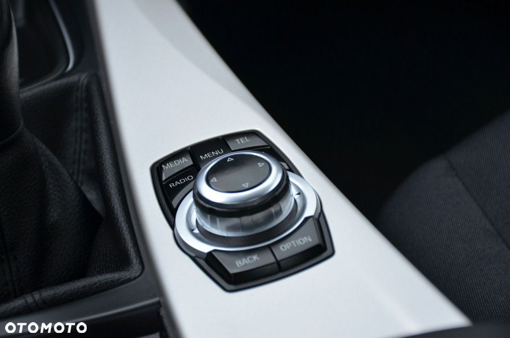 BMW Seria 3 - 34