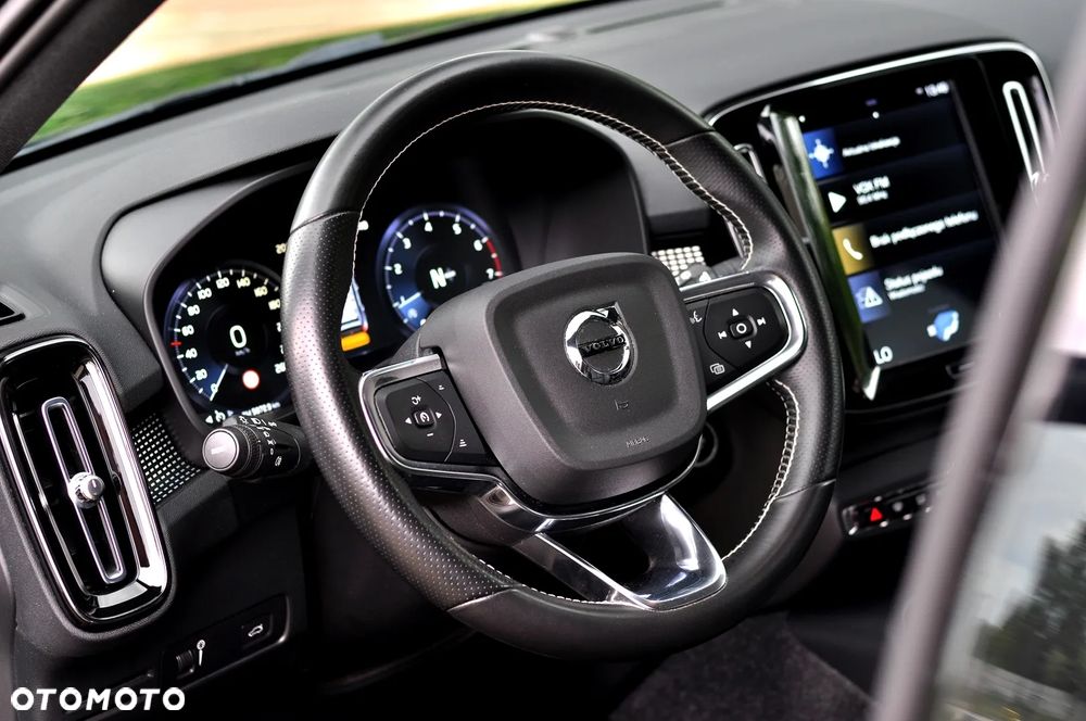 Volvo XC 40 T3 R-Design - 17