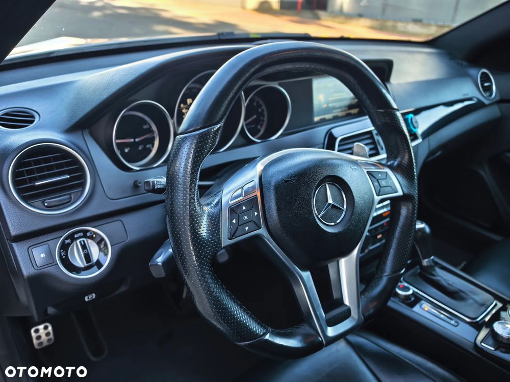 Mercedes-Benz Klasa C 63 AMG AMG SPEEDSHIFT MCT - 19