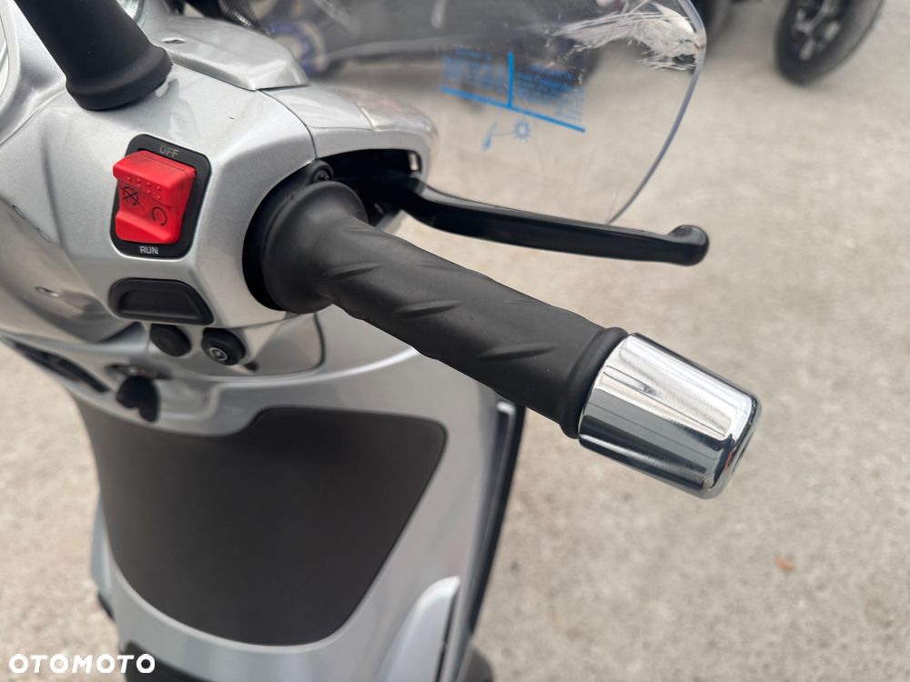 Piaggio Beverly - 12