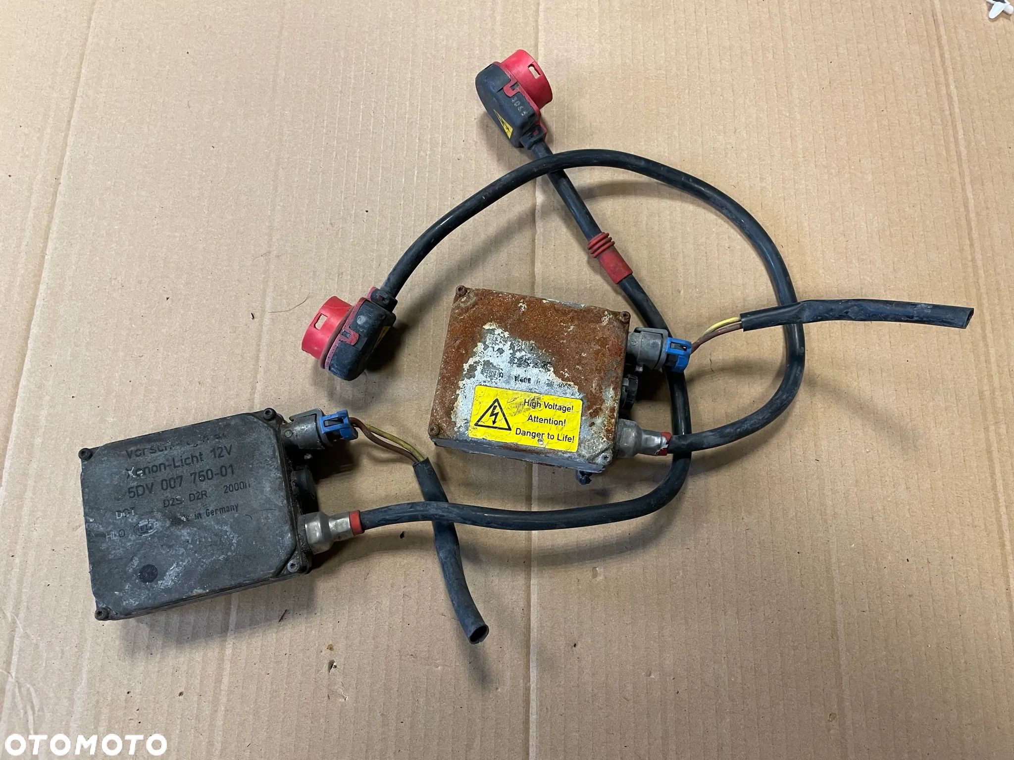 PRZETWORNICA XENON LEWA PRAWA 5DV007760-01 - 1