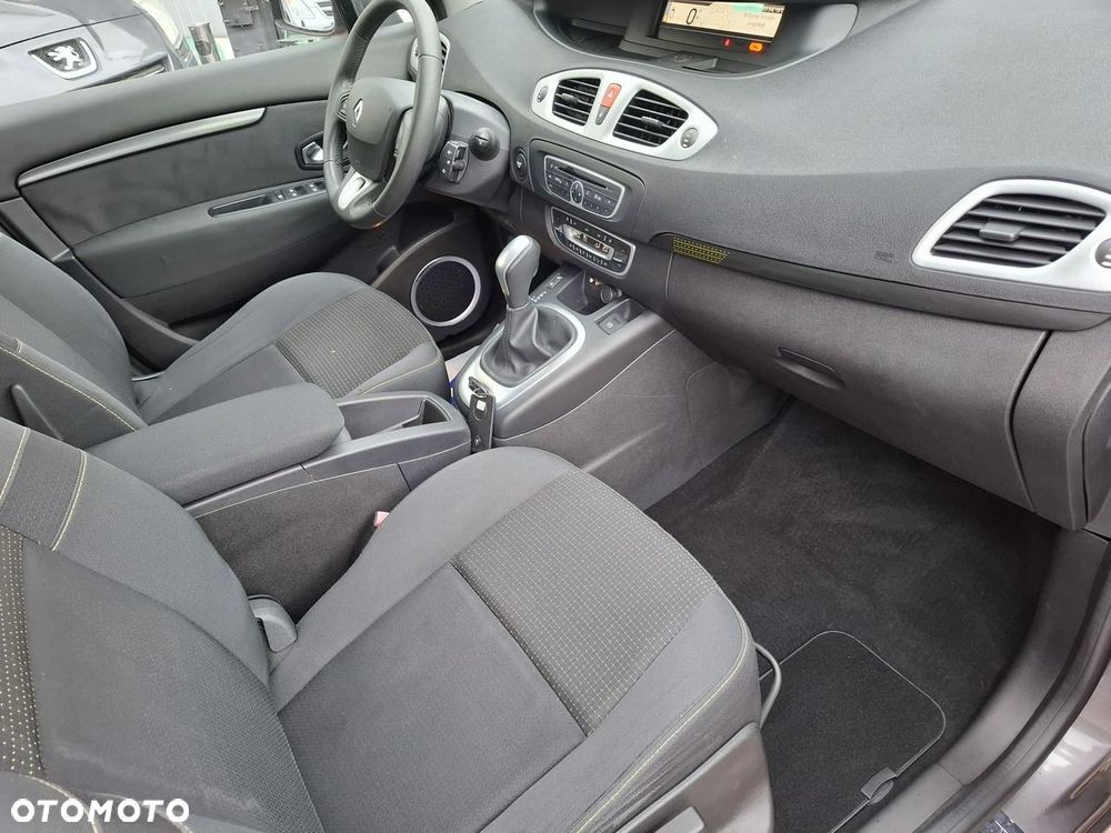 Renault Grand Scenic 2.0 16V 140 CVT Bose Edition - 21