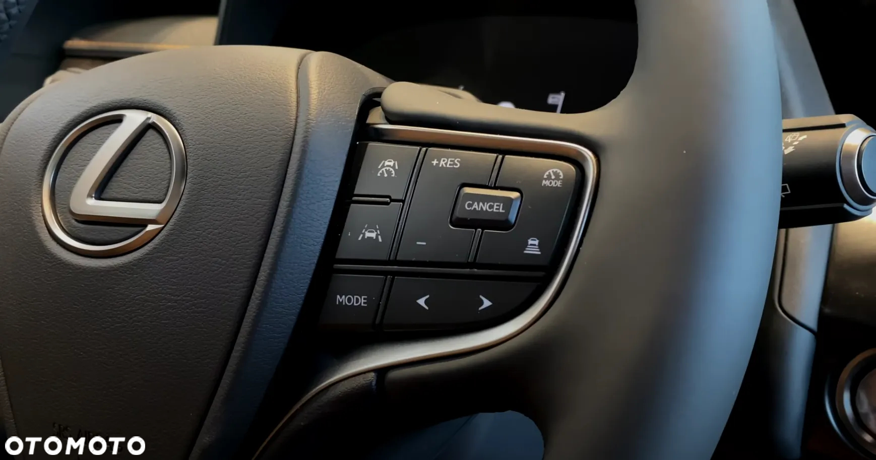 Lexus UX - 11