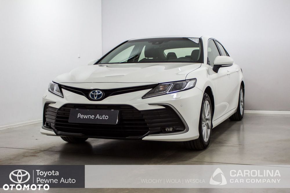 Toyota Camry - 1