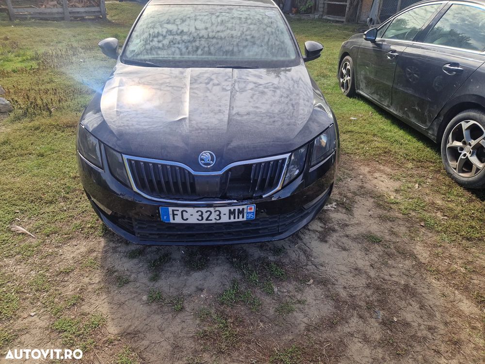 Skoda Octavia 1.6 TDI DSG Ambition - 1