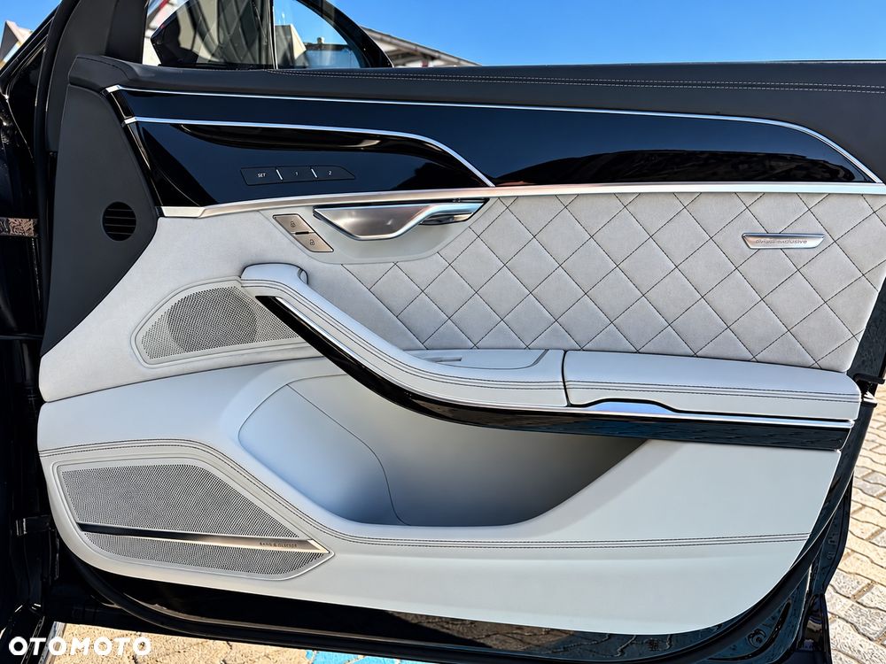 Audi A8 - 7