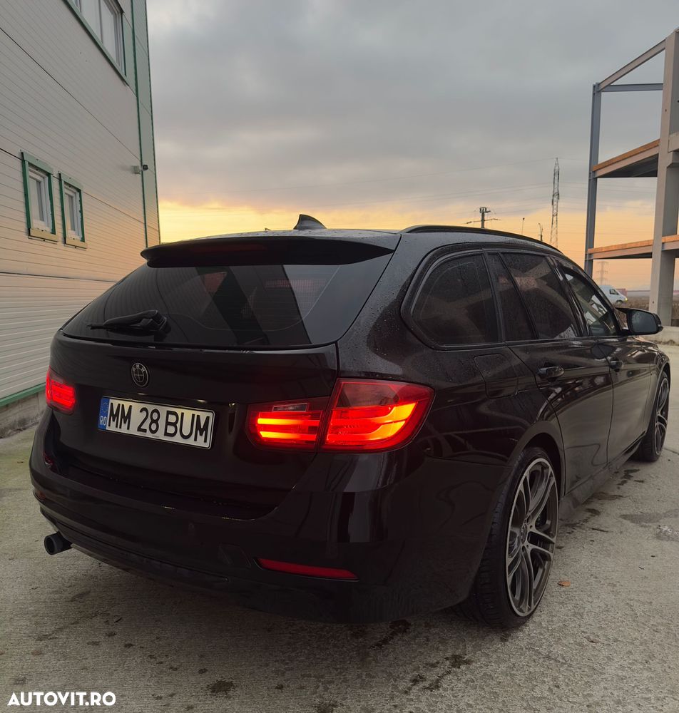 BMW Seria 3 320d xDrive DPF Touring Edition Sport - 4