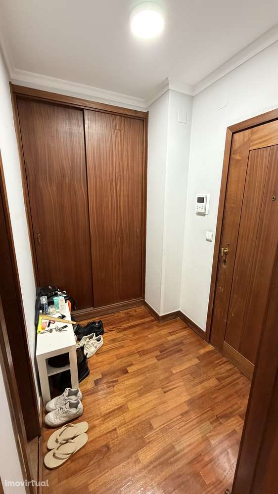 T2 com varanda, garagem e excelente localização - Grande imagem: 2/20