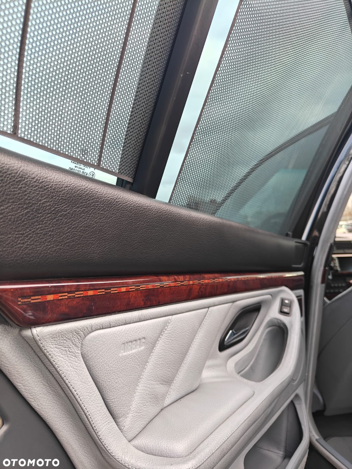 BMW Seria 7 750i - 25