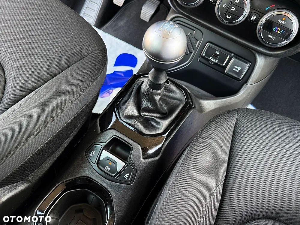 Jeep Renegade 1.6 E-TorQ Sport - 34