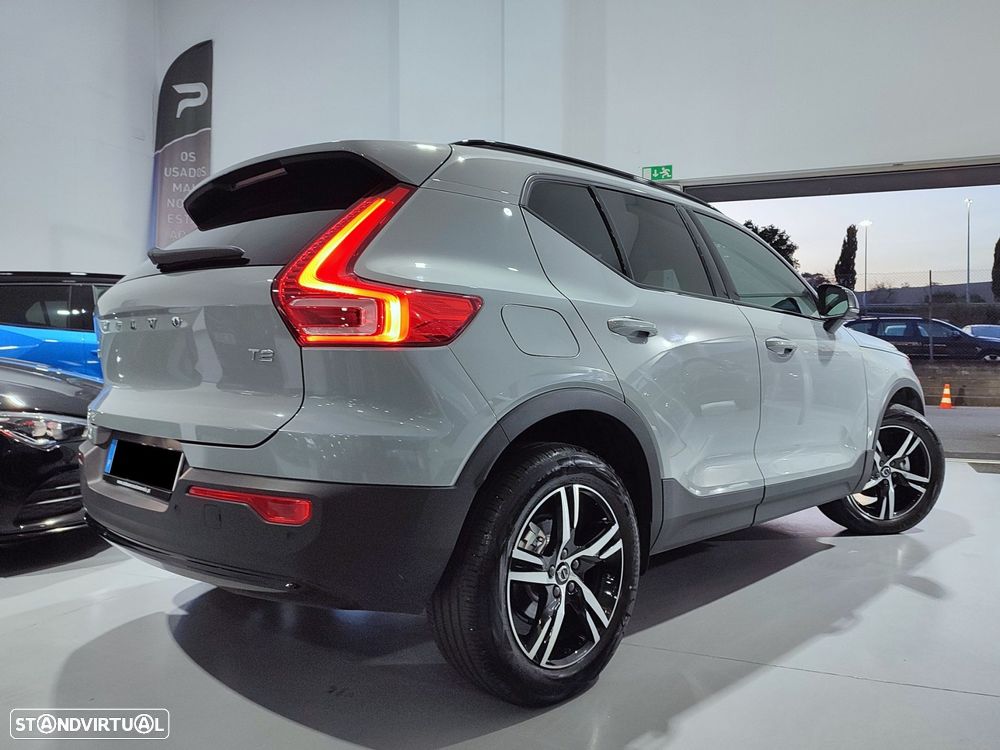 Volvo XC 40 1.5 T2 Plus Dark Auto - 4