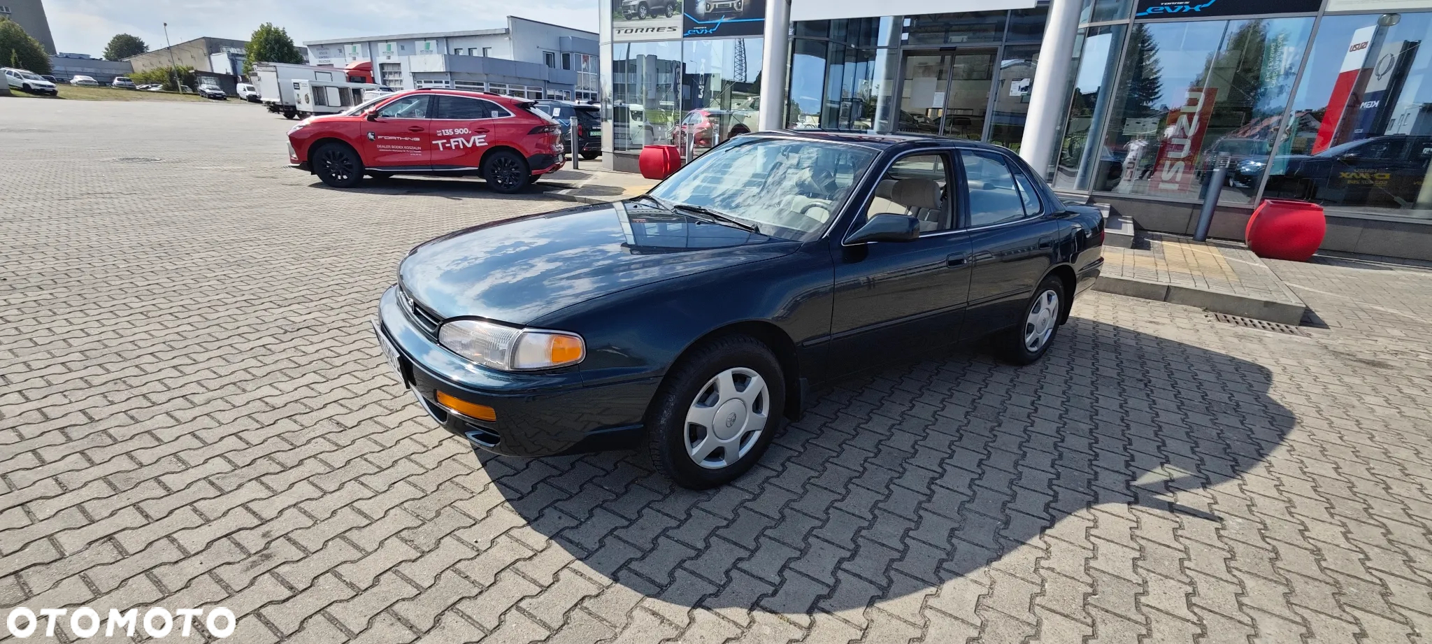 Toyota Camry 3.0 V6 LE - 2