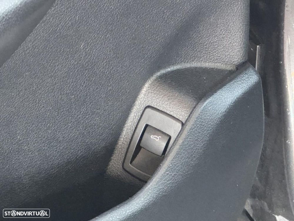 BMW 216 Gran Tourer d 7L Line Sport Auto - 32