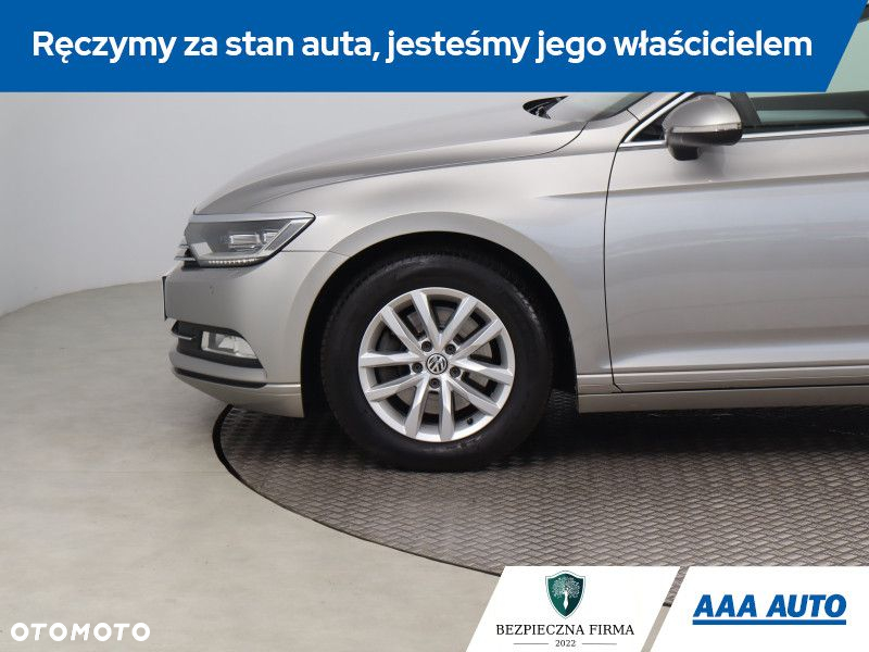 Volkswagen Passat - 16