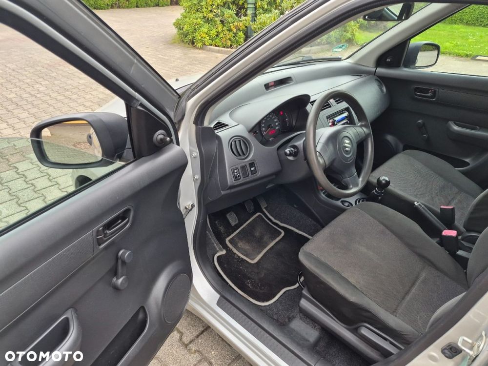 Suzuki Swift - 11