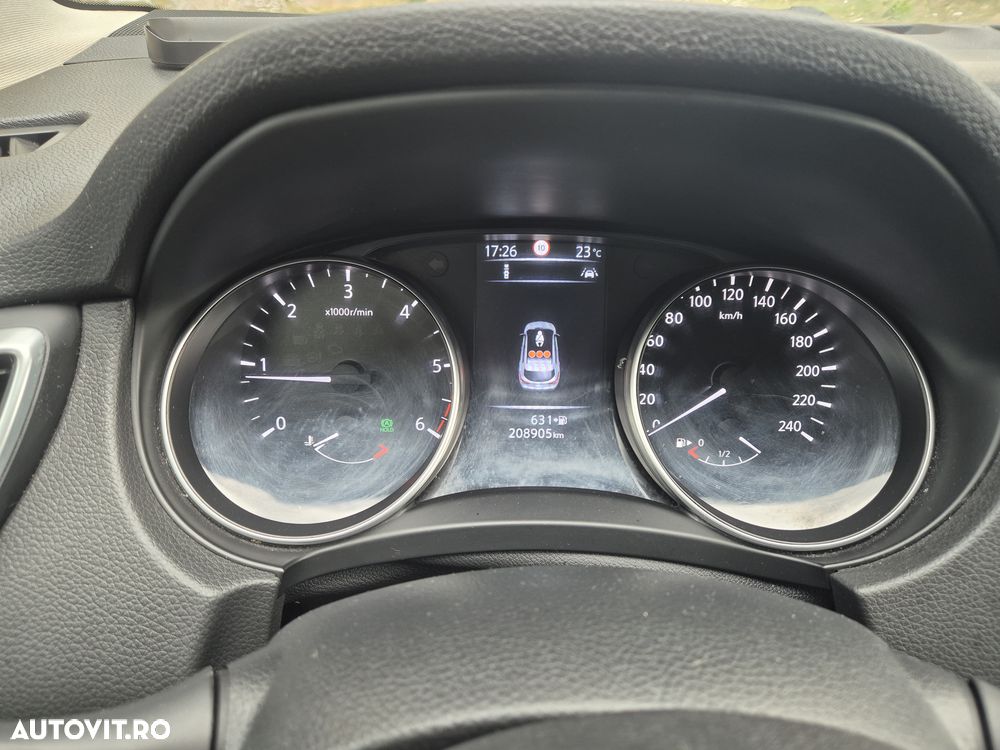 Nissan Qashqai 1.6L dCi Start/Stop 4X4-i N-Connecta - 23